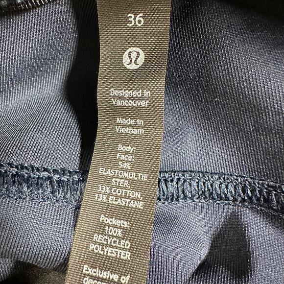 Lululemon ABC Crop Pant Relaxed Utilitech True Navy Men's Size 36 x 27 EUC - Picture 6 of 11
